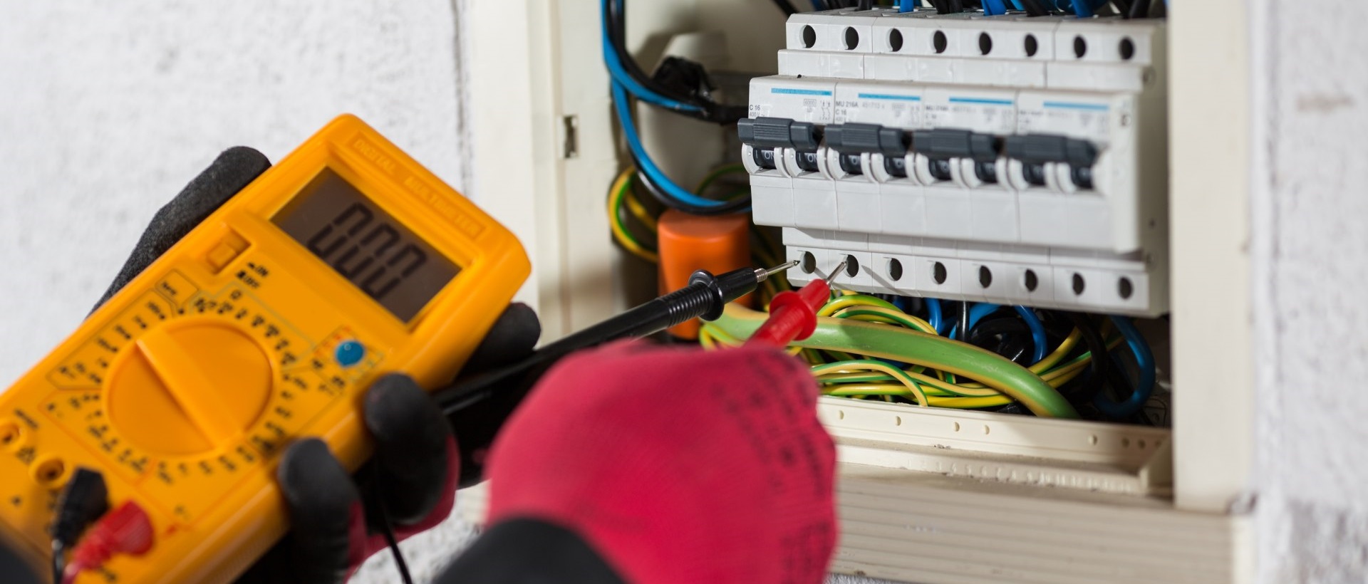 Electricians TW10