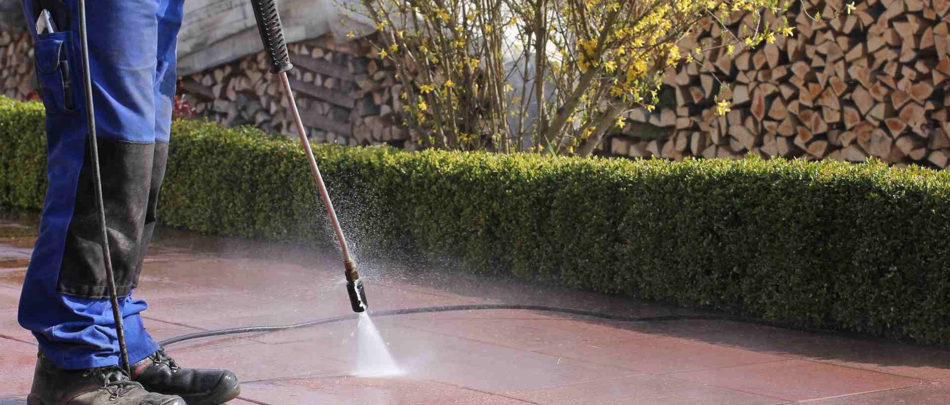 garden maintenance TW10